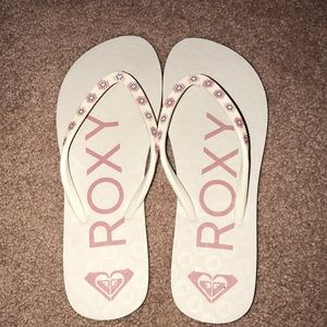 Roxy flip flops